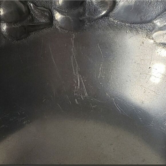 VINTAGE WILTON COMPANY Pewter Fruit Embossed Serving Bowl Home Decor - Picture 8 of 9